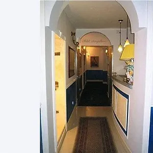 Nuovo Sangiuliano Aeroporto di Catania Fontana Rossa